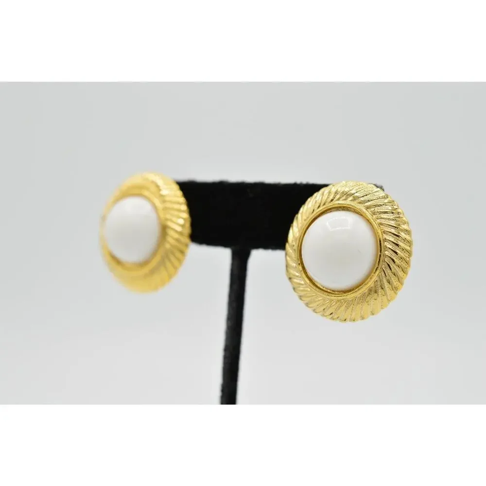 Vintage Cabochon Clip On Earrings Gold Tone Pure White Bead Round 1980s 9L